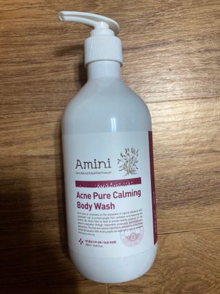 아미니 아크네 퓨어카밍 바디워시 500ml — 5점을 준 리뷰어가 2021년 6월 올린 사용 사진