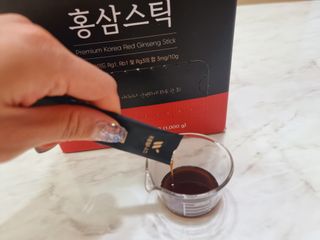 [푸름웰니스] 프리미엄 6년근 홍삼스틱 3mg x 100포 — 5점을 준 리뷰어가 2022년 3월 올린 사용 사진