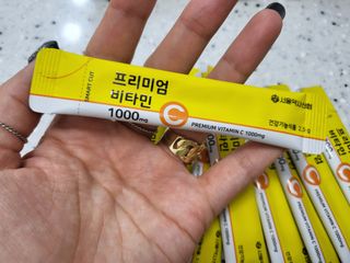 서울약사신협 프리미엄 비타민C 1,000mg_2.5g x 50포 — 5점을 준 리뷰어가 2021년 9월 올린 사용 사진