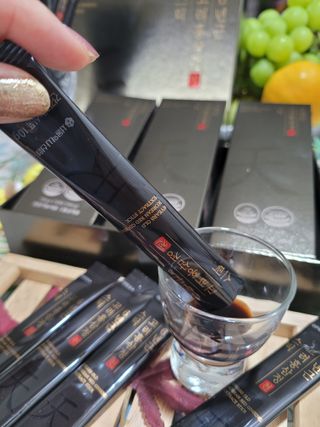 서울약사신협_6년근 고려홍삼정 천스틱 10g 30포 — 5점을 준 리뷰어가 2021년 11월 올린 사용 사진