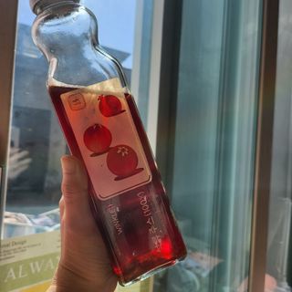 [바이윙클] 페르시아 유기농 석류 착즙주스 750ml 2병 + 선물박스 세트 — 4.5점을 준 리뷰어가 2022년 3월 올린 사용 사진
