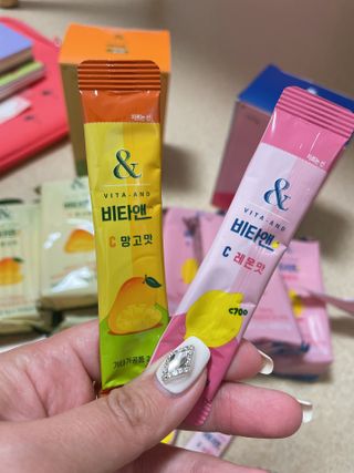 비타앤C 레몬맛, 망고맛 — 5점을 준 리뷰어가 2021년 5월 올린 사용 사진