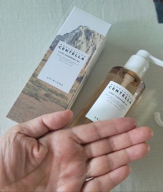 스킨1004 [SKIN1004] 마다가스카르 센텔라 라이트 클렌징 오일 200ml — 5점을 준 리뷰어가 2024년 8월 올린 사용 사진