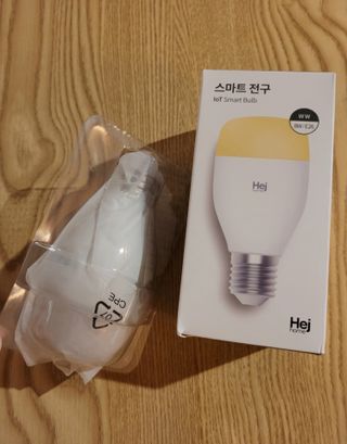 헤이홈 LED전구 화이트 스마트 전구 wifi 연결 스마트폰 연동 음성제어 원격제어 — 5점을 준 리뷰어가 2021년 5월 올린 사용 사진