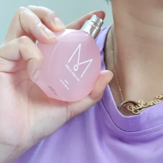자연스러운 샴푸향이 나는 메블릭퍼퓸 케라 50ml +상큼달달한 라즈베리향이 나는 메블릭퍼퓸 라즈베리 50ml — 5점을 준 리뷰어가 2022년 9월 올린 사용 사진