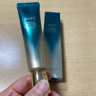 [NEW 탄력유턴 아이크림] AHC 유스 래스팅 리얼 아이크림 포 페이스 — 4점을 준 리뷰어가 2021년 3월 올린 사용 사진