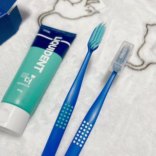 리퀴덴트 오랄케어 온가족용 리퀴덴트 더더 오랄케어 무불소 치약 + 임상시험완료 이중 미세 엠보싱 칫솔 올데이세트 — 4점을 준 리뷰어가 2021년 1월 올린 사용 사진