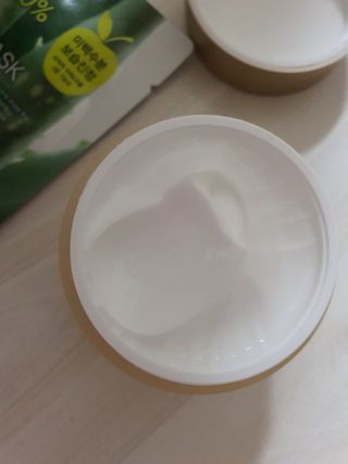Dr.느루벗 느루벗 링클 솔루션 콘센트레이트 스네일 탄력 달팽이 크림 80g — 5점을 준 리뷰어가 2021년 2월 올린 사용 사진