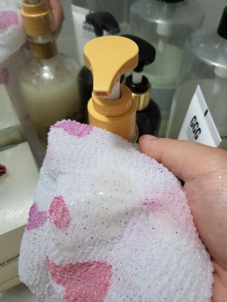 벨먼 내추럴스파 수분광채 스크럽 바디워시 600ml 5종 — 5점을 준 리뷰어가 2022년 5월 올린 사용 사진