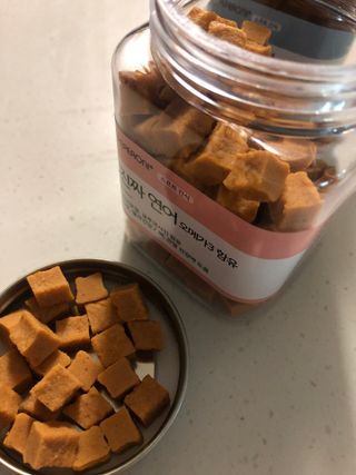 페페로니 진짜 오메가3 연어+소고기 180g+180g — 5점을 준 리뷰어가 2021년 7월 올린 사용 사진