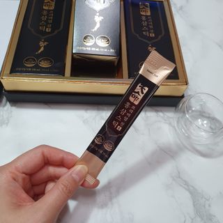 헬스업_천명진프리미엄홍삼스틱_10ml x 30포 — 5점을 준 리뷰어가 2021년 2월 올린 사용 사진