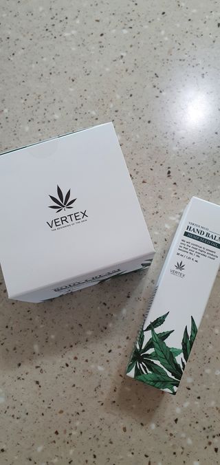 버텍스넘버원 버텍스 넘버원 햄프씨드오일 핸드밤, 바디크림 — 5점을 준 리뷰어가 2022년 3월 올린 사용 사진