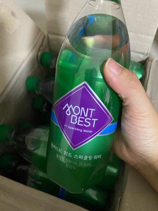 몽베스트 Montbest with Sparkling water Plain 20병 — 3.5점을 준 리뷰어가 2021년 11월 올린 사용 사진