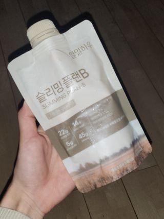 일일하우 슬리밍 플랜B 고소한 귀리맛, 진한 카카오맛 (체중조절식) — 4점을 준 리뷰어가 2023년 7월 올린 사용 사진