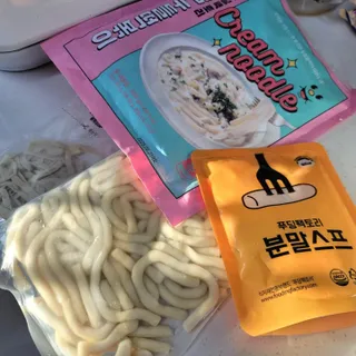 [푸딩팩토리] 로제누들떡볶이 500g / 까르보나라크림누들떡볶이 500g — 5점을 준 리뷰어가 2022년 7월 올린 사용 사진