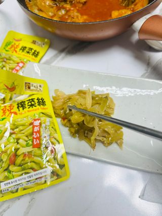 루시델리 야미하우스 홍콩 스파이시 프리미엄 짜사이 무침 500g — 4점을 준 리뷰어가 2024년 6월 올린 사용 사진