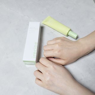 아이레시피 마일드시카 브라이트닝 업 선스크린 SPF50+ PA++++ — 5점을 준 리뷰어가 2023년 6월 올린 사용 사진