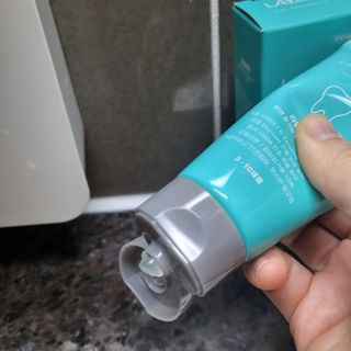 치과에서 쓰는 치약 _ 라벨제로 저불소 꼬마, 키즈, 유아, 베이비, 주니어 안전한 어린이치약 — 4점을 준 리뷰어가 2022년 11월 올린 사용 사진