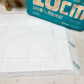 아베크 펫 와이드 프리미엄 중형 애견 강아지 배변 패드 54매 1팩 45g — 5점을 준 리뷰어가 2021년 7월 올린 사용 사진