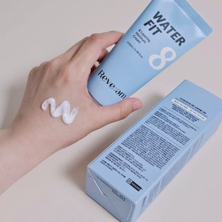 나우 [리브엠]피부 속부터 겹겹이, 촘촘하게! 워터핏8중 수분착붙 크림 — 5점을 준 리뷰어가 2025년 5월 올린 사용 사진