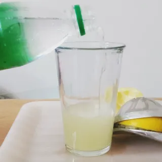 몽베스트 Montbest with Sparkling water Lime20병 — 3.5점을 준 리뷰어가 2022년 5월 올린 사용 사진