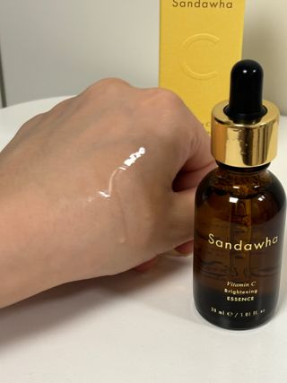 스킨큐어 산다화 비타민c 화이트닝 에센스 30ml — 5점을 준 리뷰어가 2023년 10월 올린 사용 사진