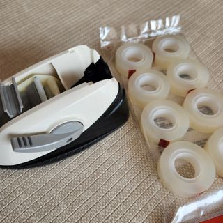 3M 스카치 원터치 테이프 디스펜서 커터기 오렌지/블랙 + 초강력 다용도 테이프 8매 — 5점을 준 리뷰어가 2024년 4월 올린 사용 사진