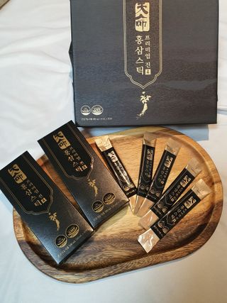 헬스업_천명진프리미엄홍삼스틱_10ml x 30포 — 5점을 준 리뷰어가 2021년 1월 올린 사용 사진
