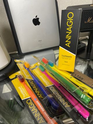 [지오클린] 안나지오 구취케어  기능성 치약 칫솔 세트 (칫솔 5 개+치약 100g 1 개 ) — 5점을 준 리뷰어가 2022년 6월 올린 사용 사진
