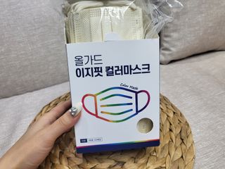 [올가드] 이지핏 프리미엄 컬러 마스크 (30매) * 1BOX — 4.5점을 준 리뷰어가 2022년 12월 올린 사용 사진