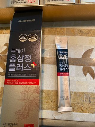서울약사신협_투데이홍삼정플러스스틱_10g x 60포 — 5점을 준 리뷰어가 2021년 7월 올린 사용 사진