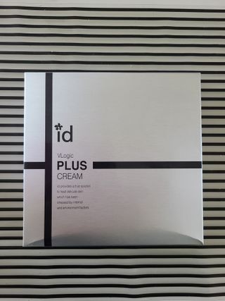 아이디플라코스메틱 아이디 브이로직 플러스 크림 15ml X 4EA — 4점을 준 리뷰어가 2022년 1월 올린 사용 사진