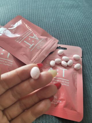 입 냄새 완화에 도움을 주는 에티켓 캔디 복숭아맛 앳캔디 — 4.5점을 준 리뷰어가 2020년 12월 올린 사용 사진