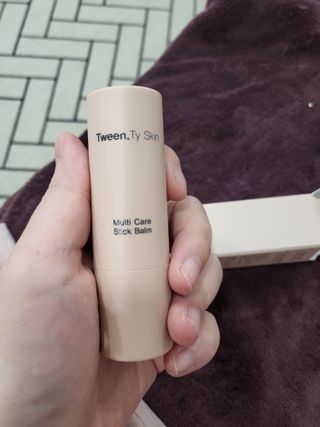 Tween.Ty Skin 트웬티스킨 멀티케어 스틱밤 — 4점을 준 리뷰어가 2022년 4월 올린 사용 사진