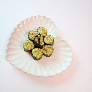 해풀잎 누구나 김밥*1ea [(혼합야채 35g *1ea,  김밥김 (5g, 5ea),  양념간장 (6g, 5ea), 참기름(5g, 2ea)] — 4점을 준 리뷰어가 2022년 7월 올린 사용 사진