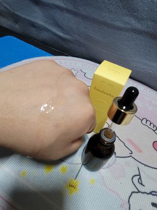 스킨큐어 산다화 비타민c 화이트닝 에센스 30ml — 5점을 준 리뷰어가 2023년 12월 올린 사용 사진