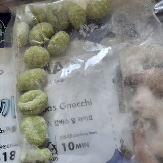 [테이스티나인][레디잇x부루마불] 감바스 뇨끼 460g — 5점을 준 리뷰어가 2022년 5월 올린 사용 사진