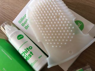 whol 키토미스트 150ml + 실리콘바디브러쉬  강아지 고양이 항균항바이러스, 강력탈취 피부 보습,무향 — 4.5점을 준 리뷰어가 2022년 9월 올린 사용 사진
