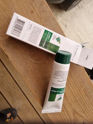 랑벨 랑바이오 블랙 시카 크림 50ml(블랙비 프로폴리스, 시카 4종, 판테놀 10 함유) — 5점을 준 리뷰어가 2022년 6월 올린 사용 사진