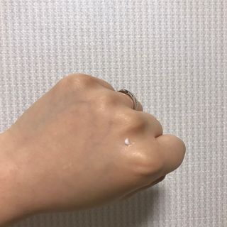 이엔코스 알부틴 알파 화이트닝크림 — 5점을 준 리뷰어가 2021년 3월 올린 사용 사진