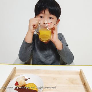 BLENDY'S 핑크 스무디+블론디 스무디 — 5점을 준 리뷰어가 2021년 10월 올린 사용 사진