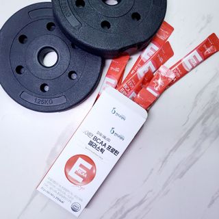 [인디닥터] 타이탄 BCAA 프로틴 젤리스틱 — 5점을 준 리뷰어가 2022년 6월 올린 사용 사진