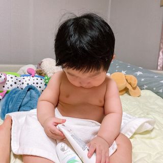 mom e 맘이 내추럴 베이비 케어 크림+바디오일 — 5점을 준 리뷰어가 2021년 1월 올린 사용 사진