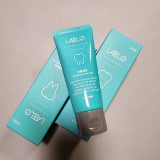 치과에서 쓰는 치약 _ 라벨제로 저불소 꼬마, 키즈, 유아, 베이비, 주니어 안전한 어린이치약 — 3점을 준 리뷰어가 2023년 1월 올린 사용 사진