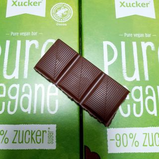 당류2g 자일리톨로 단맛을낸 슈카 퓨어비건 무설탕초콜릿 Xucker vegan 2개입 — 5점을 준 리뷰어가 2021년 4월 올린 사용 사진