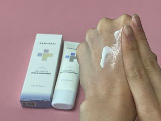 바노바기 코스메틱 바노바기 밀크씨슬 리페어 시카 선스크린 플러스 50ml — 5점을 준 리뷰어가 2023년 1월 올린 사용 사진