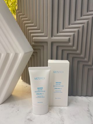 엠디스픽 무향자차 수분 선크림 PSF50+ PA++++ 50ml — 5점을 준 리뷰어가 2023년 3월 올린 사용 사진