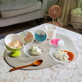 요그앤오트 그릭요거트 3종(그릭요거트24 150g + 그릭요거트48 150g + 그릭요거트72 320g) — 5점을 준 리뷰어가 2022년 7월 올린 사용 사진