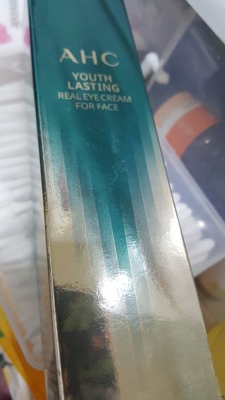 [NEW 탄력유턴 아이크림] AHC 유스 래스팅 리얼 아이크림 포 페이스 — 5점을 준 리뷰어가 2021년 2월 올린 사용 사진