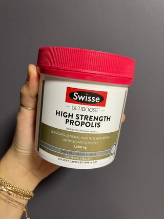 Swisse 스위스 고함량 프로폴리스 2,000mg 210정 — 5점을 준 리뷰어가 2021년 11월 올린 사용 사진